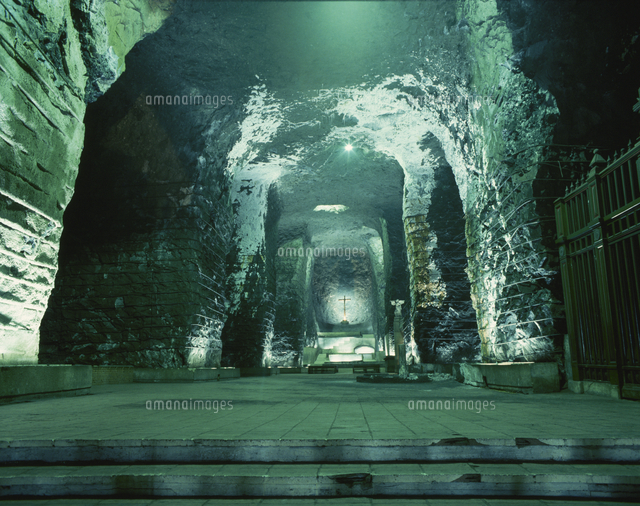 塩の教会 シパキラ岩塩鉱山 コロンビア 02861000541 の写真素材 イラスト素材 アマナイメージズ