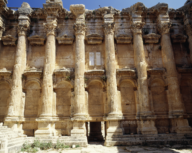 バールベック遺跡のバッカス神殿内の壁 の写真素材 イラスト素材 アマナイメージズ