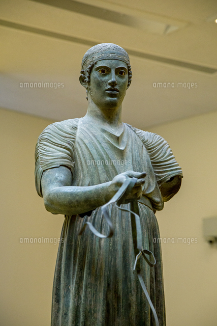 デルフィ博物館 青銅の御者像[02861004802]の写真・イラスト素材