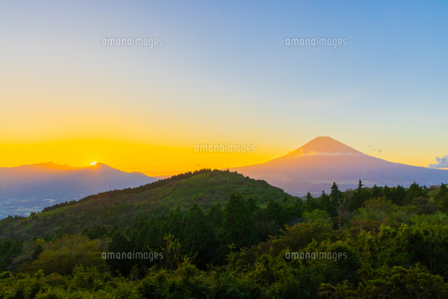 長尾峠から富士山夕景[02913005722]の写真・イラスト素材｜アマナ