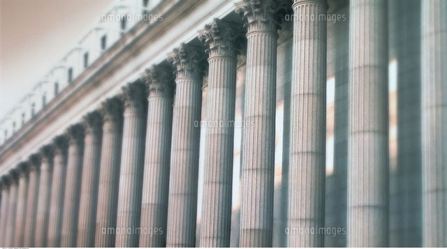 Row of Columns[20025036150]の写真素材・イラスト素材｜アマナイメージズ