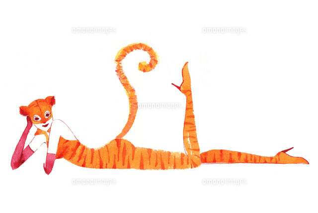 横たわってこちらを見ている虎イメージの女性 の写真素材 イラスト素材 アマナイメージズ