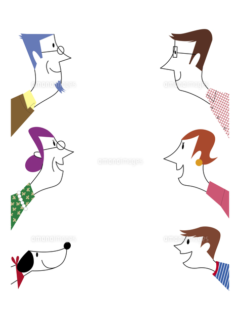 顔を合わせる三世代家族 の写真素材 イラスト素材 アマナイメージズ