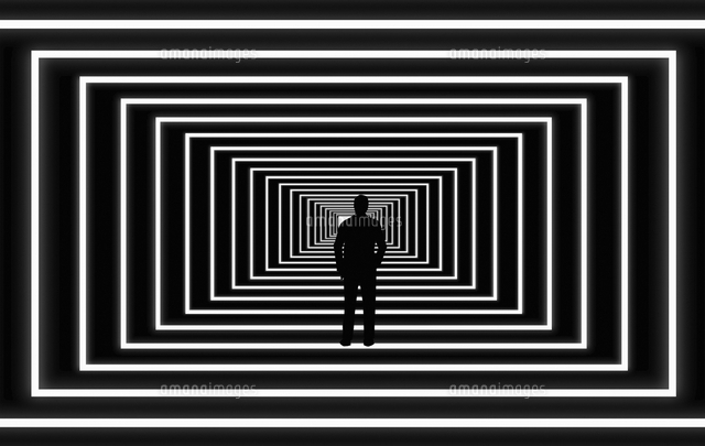 Silhouette Of Man Looking At Light At The End Of The Tunnel の写真素材 イラスト素材 アマナイメージズ Silhouette Of Man Looking At Light At The End Of The Tunnel の写真素材 イラスト素材 アマナイメージズ