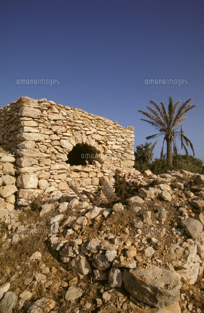 ランペデューサ島伝統的な石造りの家 の写真素材 イラスト素材 アマナイメージズ