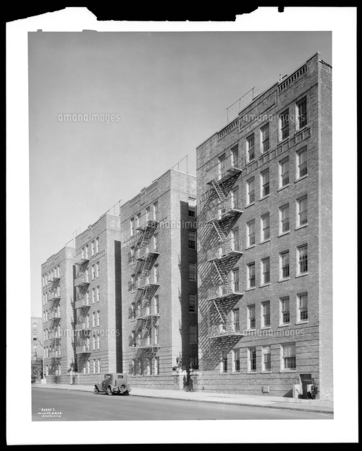 261 Seaman Avenue. Apartments.[20059001202]の写真素材・イラスト素材｜アマナイメージズ