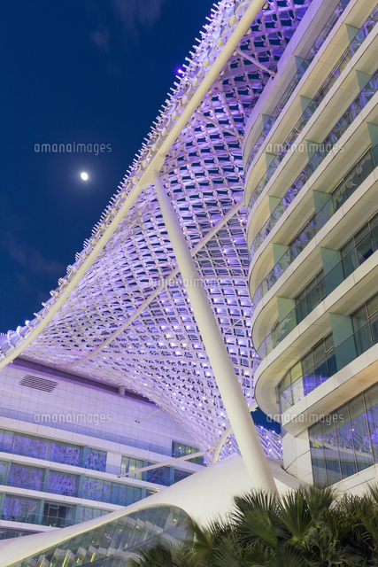 Yas Marina Hotel Yas Island Abu Dhabi United Arab Emirates Middle East 20062025230 の写真素材 イラスト素材 アマナイメージズ