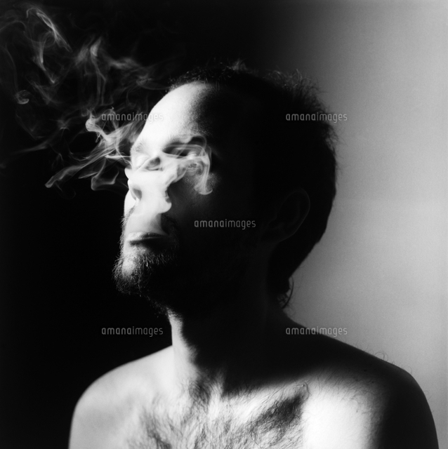 Studio Portrait Of A Man Blowing Smoke Italy の写真素材 イラスト 素材 アマナイメージズ Studio Portrait Of A Man Blowing Smoke Italy の写真素材 イラスト 素材 アマナイメージズ