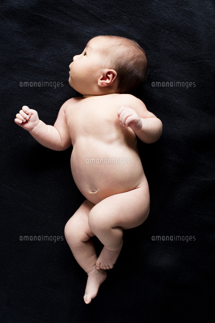 Nude Baby の写真素材 イラスト素材 アマナイメージズ