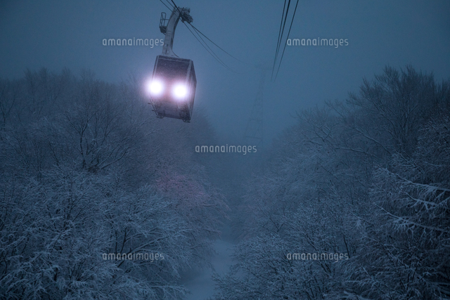 Snow Monsters 20073002139 の写真素材 イラスト素材 アマナイメージズ