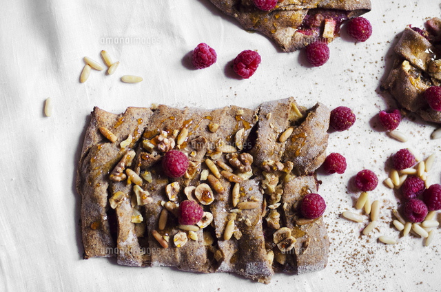Vegan buckwheat apple and raspberry braided strudel[20078000076]の写真素材 ...