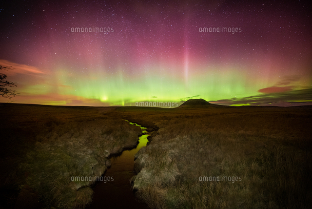 イギリスのオーロラ スレミッシュ の写真素材 イラスト素材 アマナイメージズ