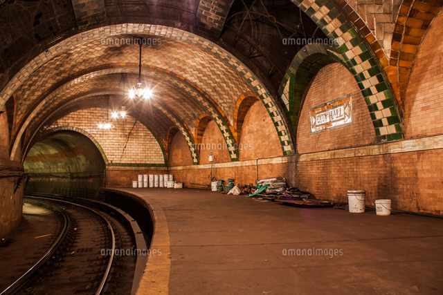 Forbidden Nyc Station Ny地下鉄の駅 廃墟 の写真素材 イラスト素材 アマナイメージズ