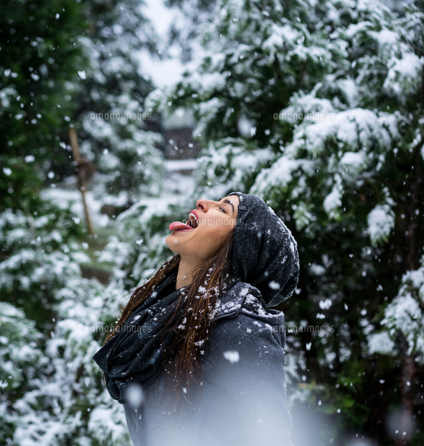 Fearless Female Base Jumper[20079002670]の写真素材・イラスト素材｜アマナイメージズ