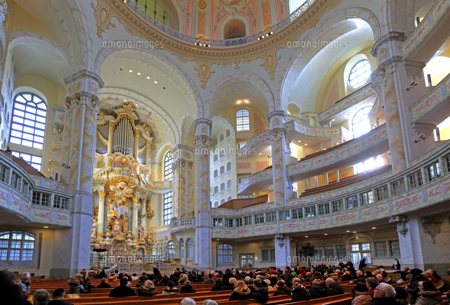 Interior with altar room and organ, Church of Our Lady[20080004355]の写真 ...