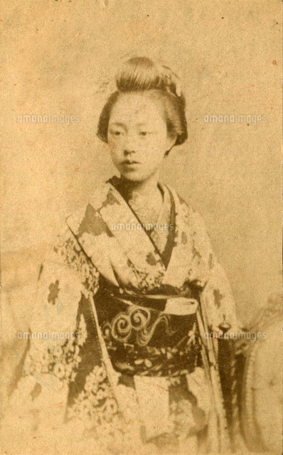 明治時代 鶏卵紙写真 女性[20086001163]の写真・イラスト素材｜アマナ