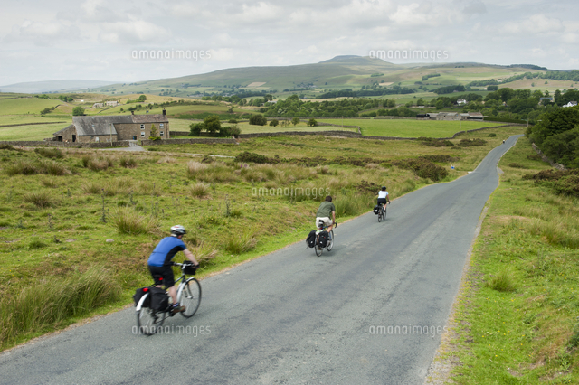 Way of the Roses Cycle ride through Lancashire and Yorkshire from ...