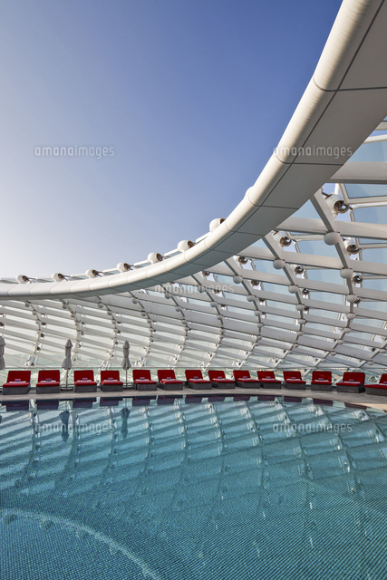 Grid Shell And Swimming Pool Detail Of The Yas Viceroy Abu Dhabi Hotel Designed By The Architects As の写真素材 イラスト素材 アマナイメージズ
