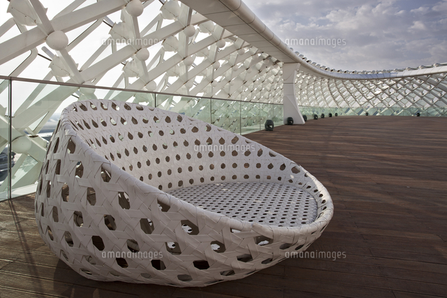 Grid Shell Balcony Detail And Seat At The Yas Viceroy Abu Dhabi Hotel Designed By The Architects As の写真素材 イラスト素材 アマナイメージズ