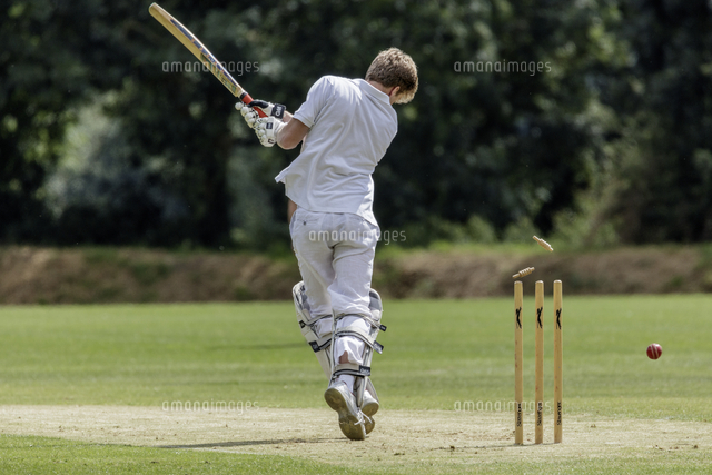A Batsman Is Clean Bowled In A Game Of Village Cricket の写真素材 イラスト素材 アマナイメージズ A Batsman Is Clean Bowled In A Game Of Village Cricket の写真素材 イラスト素材 アマナイメージズ