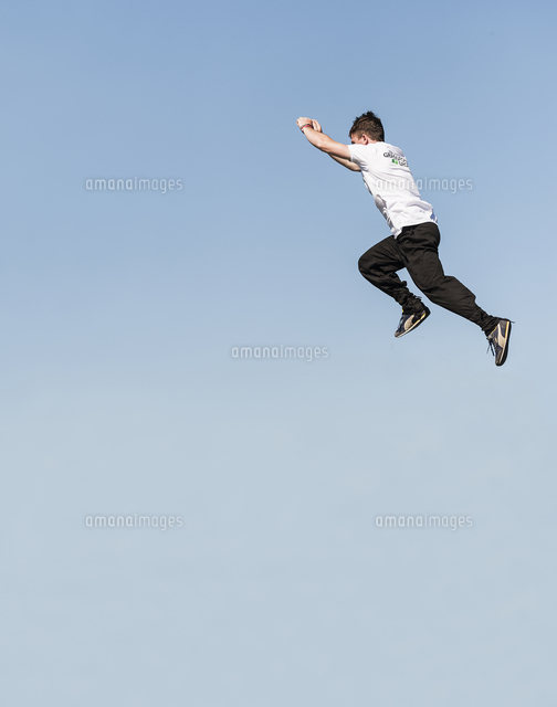 Parkour At The Brownstock Festival In Essex の写真素材 イラスト 素材 アマナイメージズ