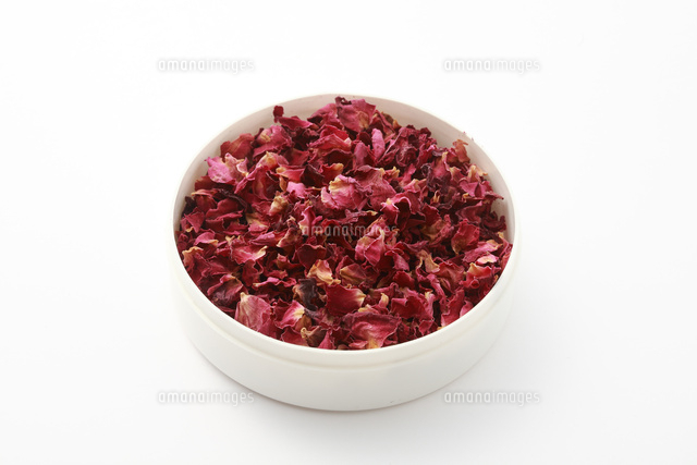 バラの花びら 紅茶の材料 の写真素材 イラスト素材 アマナイメージズ