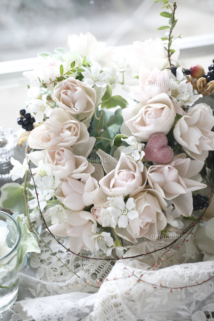 バラ サントワマミー のアレンジメント の写真素材 イラスト素材 アマナイメージズ