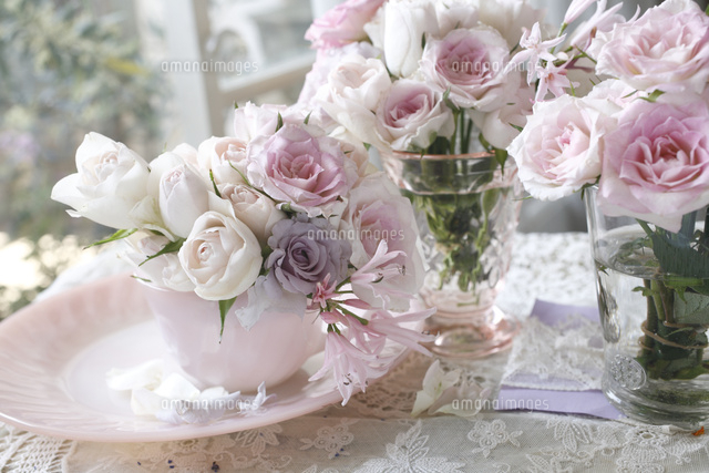 バラ サントワマミー のアレンジメント の写真素材 イラスト素材 アマナイメージズ