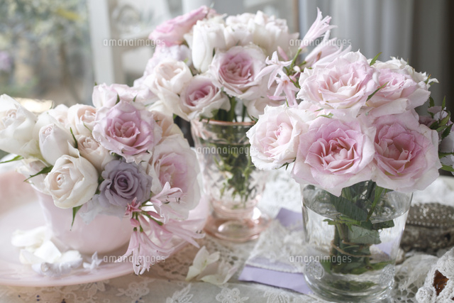 バラ サントワマミー のアレンジメント の写真素材 イラスト素材 アマナイメージズ