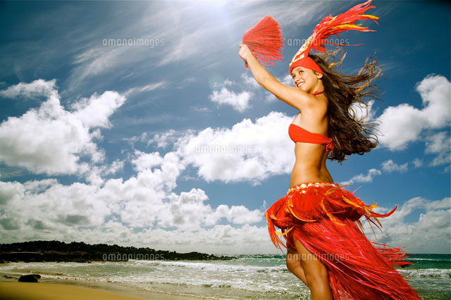 Kealia，Beautiful Hawaiian girl dancing hula[22157011423]の写真