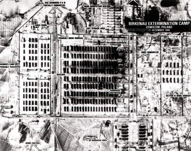 写真・資料集　アウシュビッツ強制収容所 アウシュヴィッツ 強制収容所 写真集 「Auschwitz」冊子付
