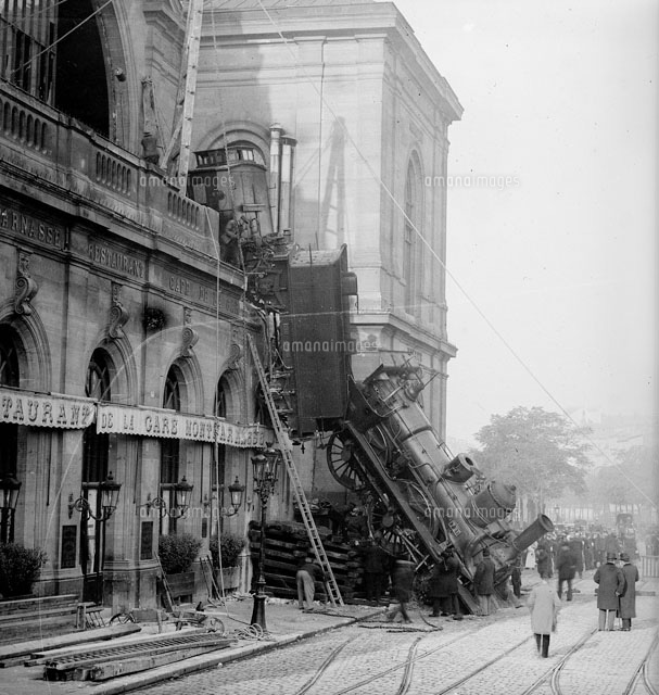 モンパルナス駅脱線事故　1895年　鉄道写真　機関車 モンパルナス駅脱線事故 1895年 鉄道写真 機関車 - メルカリ
