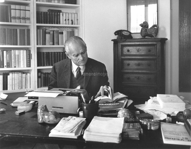 アルベルト モラヴィア の写真素材 イラスト素材 アマナイメージズ