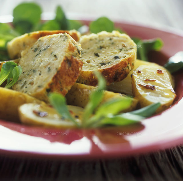 Veal forcemeat with herbs，potatoes and corn salad[22199049373]の写真素材