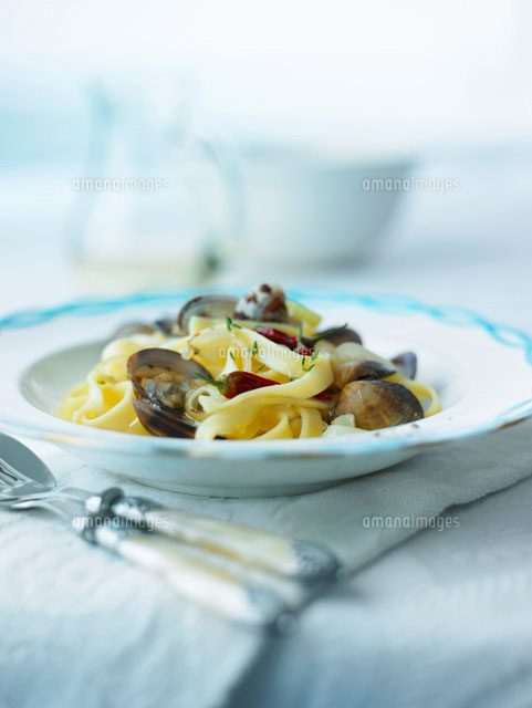 Tagliatelle with shellfish and chilli[22199056317]の写真素材・イラスト素材｜アマナイメージズ