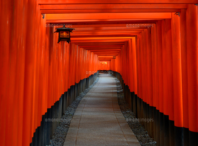 伏見稲荷大社 の写真素材 イラスト素材 アマナイメージズ 伏見稲荷大社 の写真素材 イラスト素材 アマナイメージズ