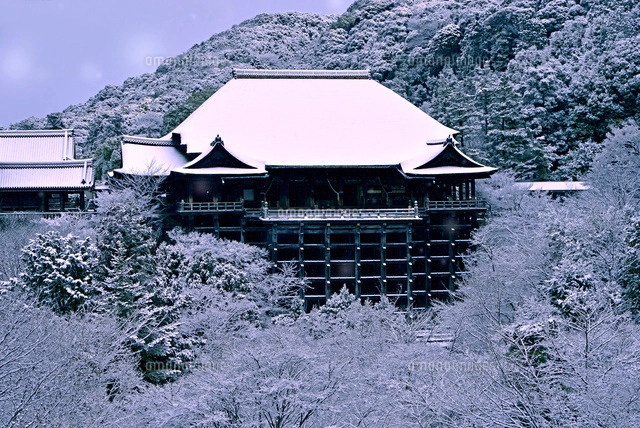 清水寺 雪景色[22456001419]の写真・イラスト素材｜アマナイメージズ