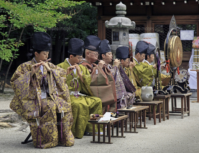 京都府 豊国神社 豊国神社例祭 雅楽 の写真素材 イラスト素材 アマナイメージズ