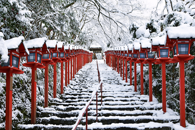 京都府 京都市 貴船神社 雪景色[22456006160]の写真・イラスト素材