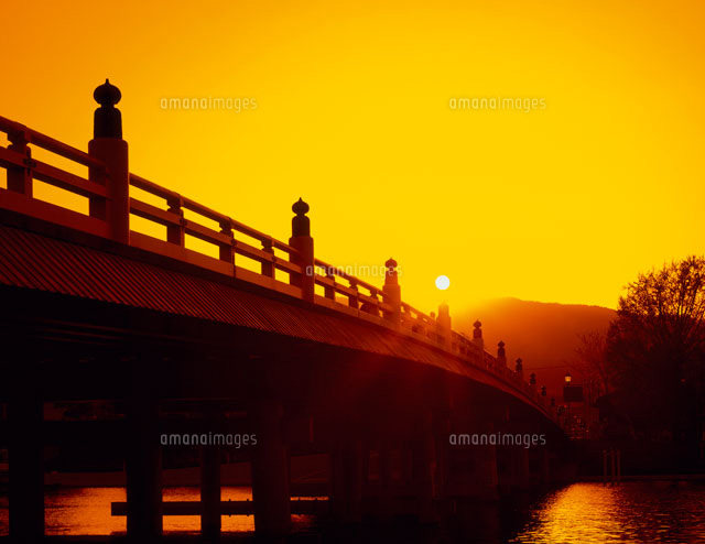 瀬田唐橋の夕日[22466000215]の写真・イラスト素材｜アマナイメージズ