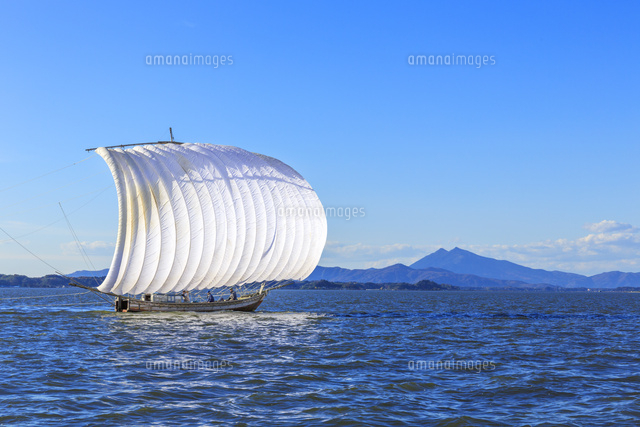 霞ヶ浦と帆引き船 の写真素材 イラスト素材 アマナイメージズ