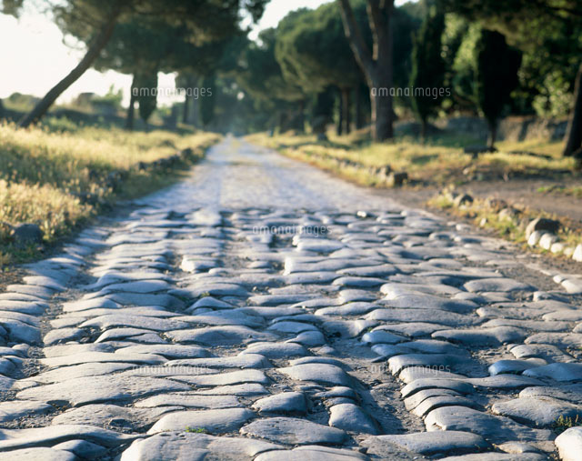 アッピア旧街道の轍 の写真素材 イラスト素材 アマナイメージズ