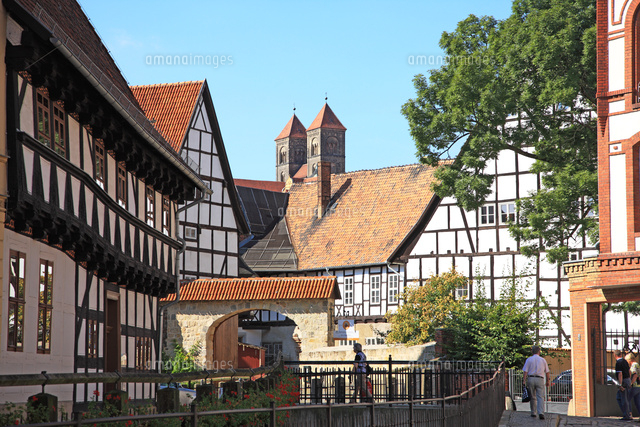 ドイツ クヴェートリンブルクの城と旧市街 世界文化遺産 の写真素材 イラスト素材 アマナイメージズ