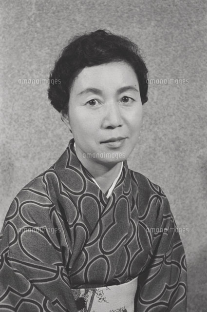 中里恒子[23007001050]の写真・イラスト素材｜アマナイメージズ