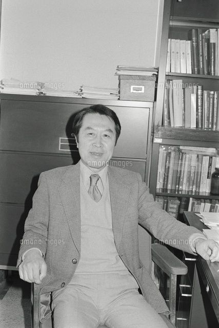 物理学者 南部陽一郎 ノーベル物理学賞受賞者[23007002350]の写真