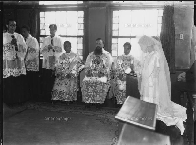 ミサ 麹町聖体礼拝会 カンドー神父 の写真素材 イラスト素材 アマナイメージズ