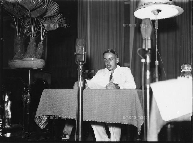 講演 ロルフ レデッカー来日 ヒットラー ユーゲント副団長 の写真素材 イラスト素材 アマナイメージズ