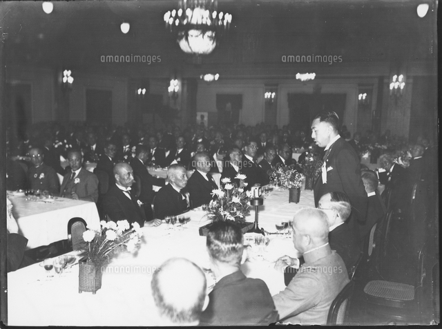 大政翼賛会会合 近衛文麿 の写真素材 イラスト素材 アマナイメージズ