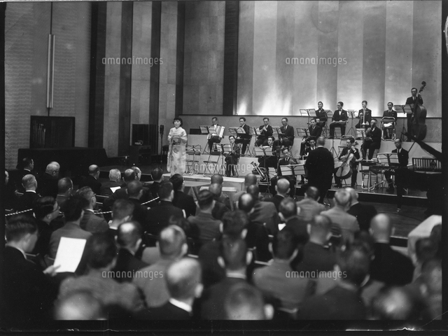 歌謡曲 由利あけみ の写真素材 イラスト素材 アマナイメージズ