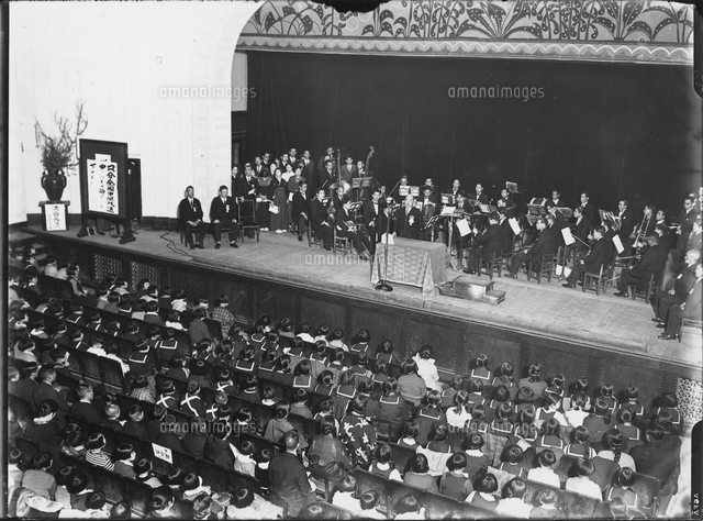 建国祭児童学芸会 挨拶 丸山鶴吉 日本青年館 23007007329 の写真素材 イラスト素材 アマナイメージズ